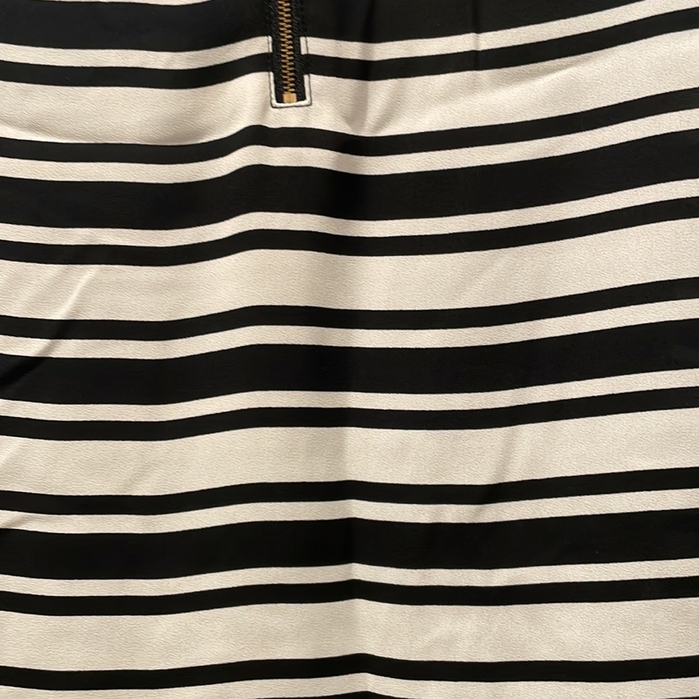 Express Tank Top - Picture 2 of 3